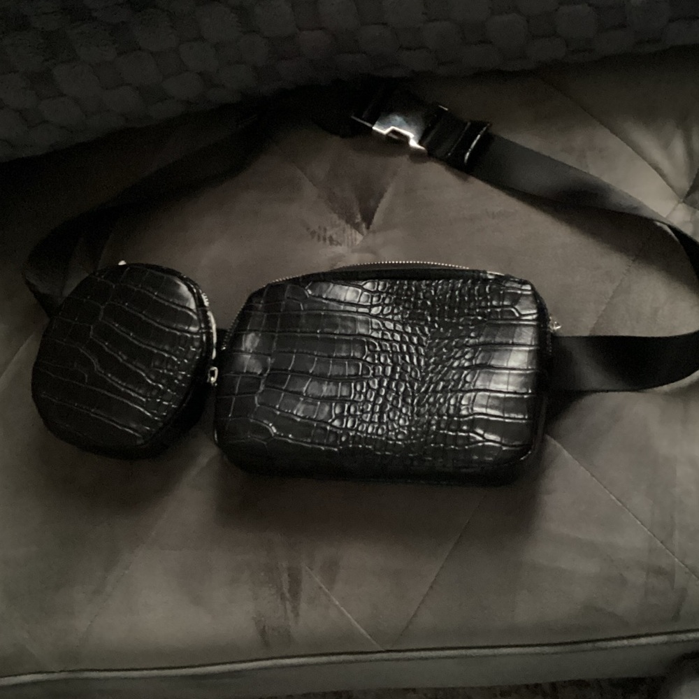 Worthington Black Crocodile Pattern Women's Crossbody Bag